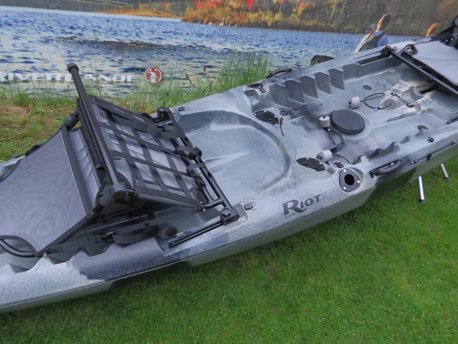 Escape Duo Deluxe Angler - Riot Kayaks - Image 12