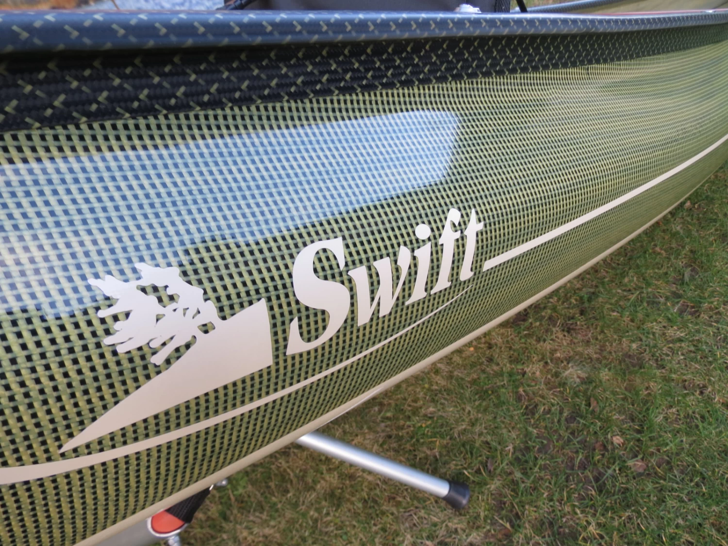 Pack 12.6 Kevlar Gold Fusion Carbon/Kevlar Süllrand Canoe - Swift Canada - Image 10