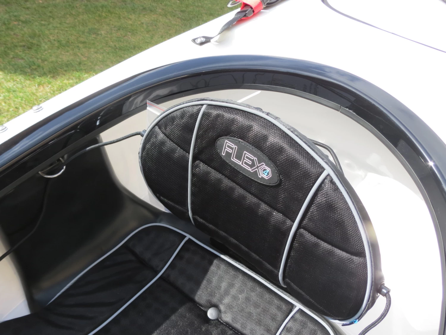 Intrigue TX 10.2 Crosslight ABS - Riot Kayaks - Image 7